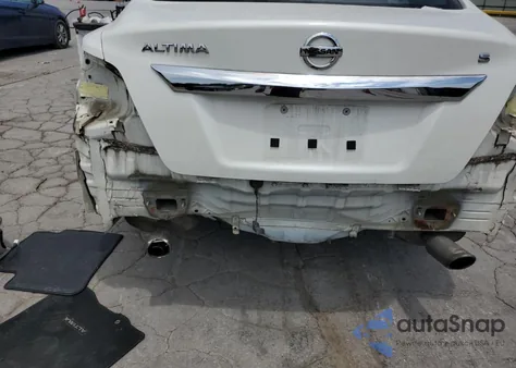 2015 Nissan Altima 2.5 z USA, uszkodzony, nr VIN 1N4AL3AP3FN331231